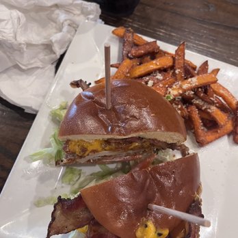 1356 Public House - Ultimate chicken sandwich - Sports Bars Near Me - Ballwin, Missouri