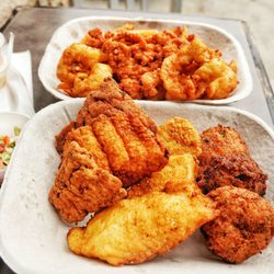 Emerald City Fish & Chips - Sampler platter