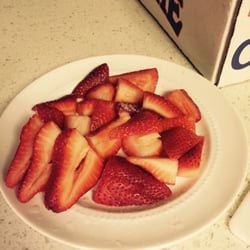 Ochoa's Fresh Fruits - Sliced strawberries with a little sugar on top