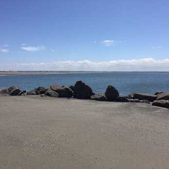 Damon Point - The Rocky shore at Damon Point - Beaches Near Me - Ocean Shores, Washington Damon Point - The Rocky shore at Damon Point - Beaches Near Me - Ocean Shores, Washington