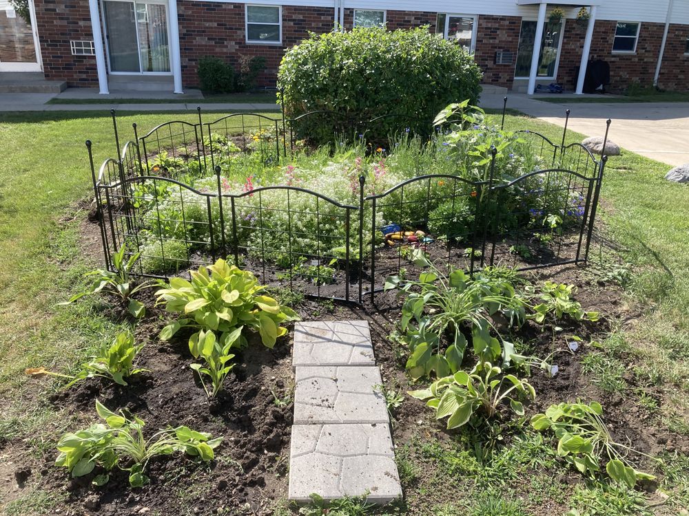 MISSION HILLS APARTMENTS Updated October 2024 34 Photos & 11