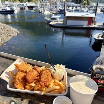 Alaska Fish House - Alaska Sampler & Smoked Salmon Chowder - Seafood Near Me - Ketchikan, Alaska