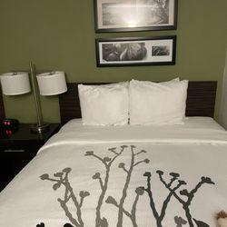 Sleep Inn Tanglewood - Double bed.