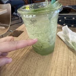 Ice doesn't fill up the whole cup (good) Ice doesn't fill up the whole cup (good)