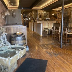 Ol' Miner Steakhouse - Waiting area