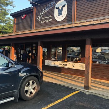 Moomers - Front of building - such cute decor - Ice Cream & Frozen Yogurt Near Me - Traverse City, Michigan