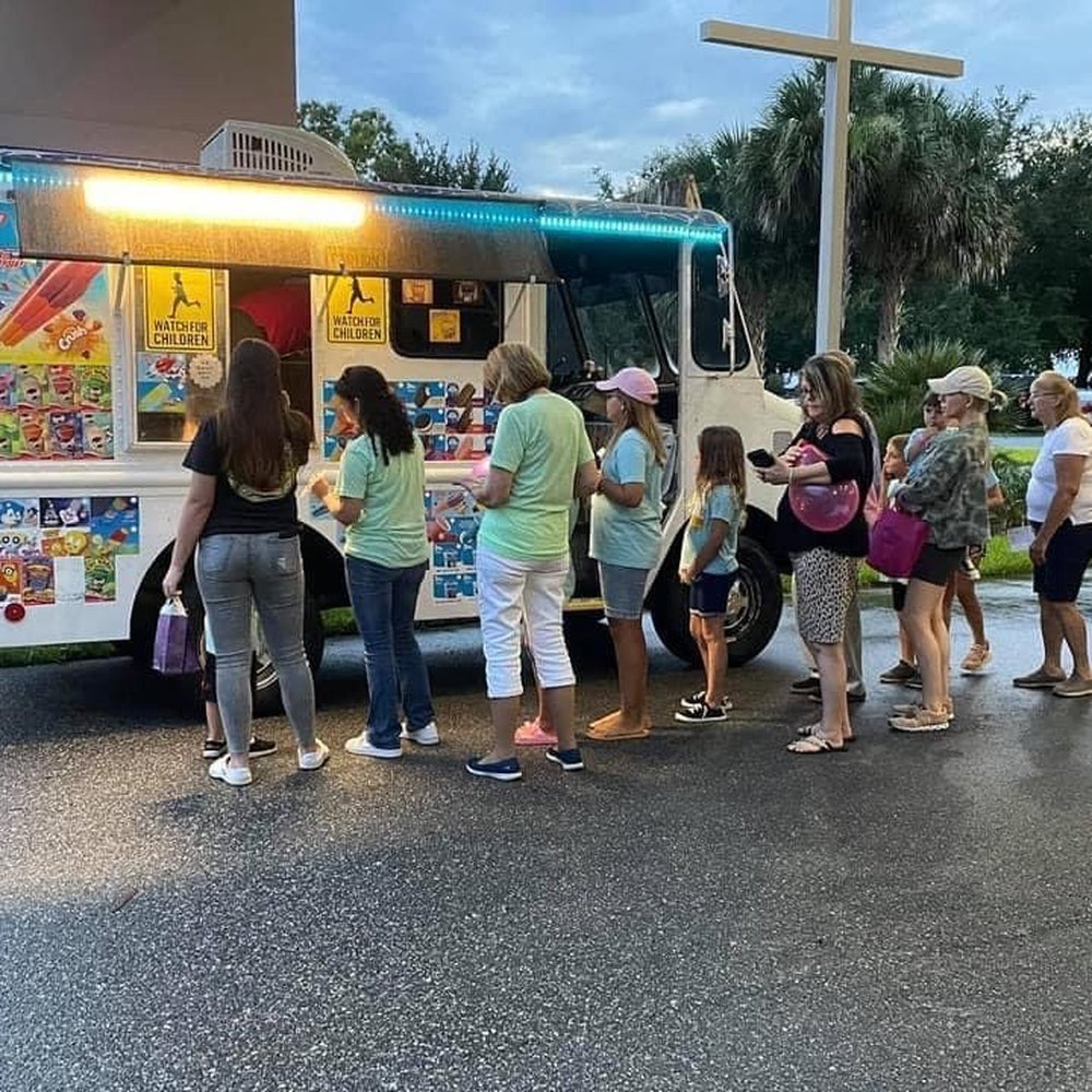 Cool Time Ice Cream Truck - a group of people standing in line - Ice Cream & Frozen Yogurt Near Me Cool Time Ice Cream Truck - a group of people standing in line - Ice Cream & Frozen Yogurt Near Me
