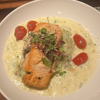 Roanoke - Roasted salmon - Cocktail Bars Near Me - Chicago, Illinois
