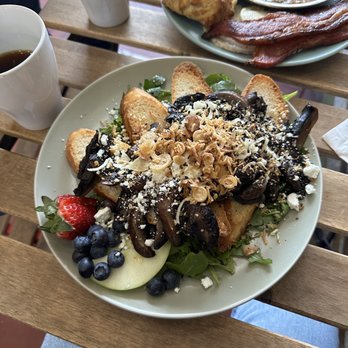 Milque Toast - Roasted local mushrooms - Comfort Food Near Me - St. Louis, Missouri Milque Toast - Roasted local mushrooms - Comfort Food Near Me - St. Louis, Missouri