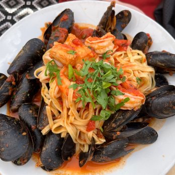 Grazie Ristorante - Linguine marinara - Italian Near Me - Toronto, Ontario Grazie Ristorante - Linguine marinara - Italian Near Me - Toronto, Ontario