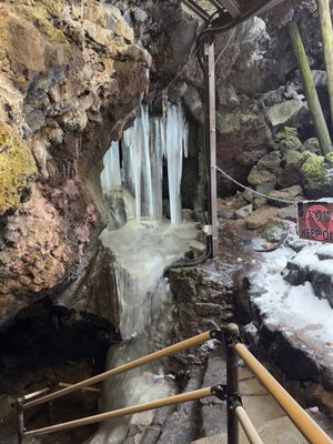 Narusawa Ice Cave by null