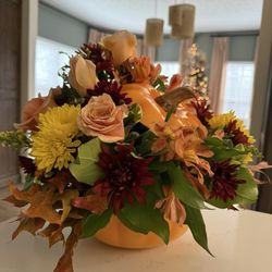 Botamer Florist & More - Arrangement for sister.