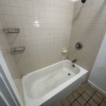 Lucy's Cleaning Services - Before - Home Cleaning Near Me - El Sobrante, California Lucy's Cleaning Services - Before - Home Cleaning Near Me - El Sobrante, California