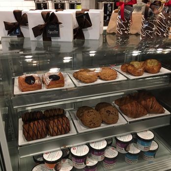 Winans Coffee & Chocolate - Pastry case - Chocolatiers & Shops Near Me - Dayton, Ohio Winans Coffee & Chocolate - Pastry case - Chocolatiers & Shops Near Me - Dayton, Ohio