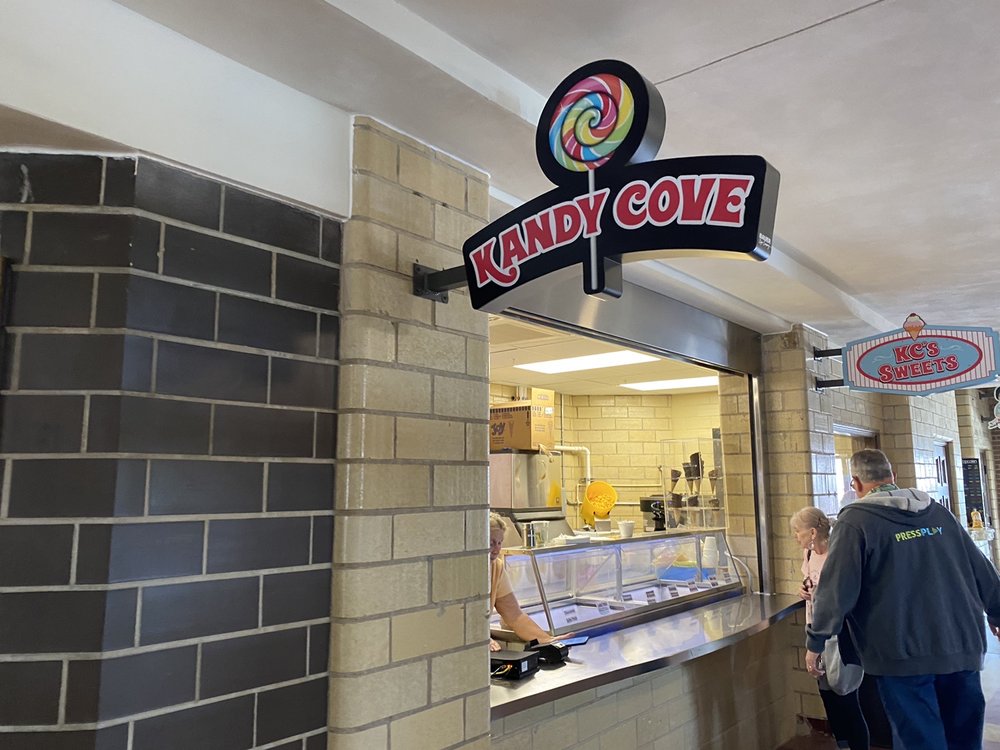 KANDY COVE Updated August 2024 812 Wrigley Dr, Lake Geneva