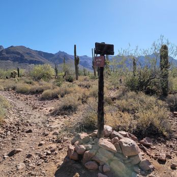 Broadway Trailhead to Broadway Cave - Hiking Near Me - Apache Junction, Arizona Broadway Trailhead to Broadway Cave - Hiking Near Me - Apache Junction, Arizona