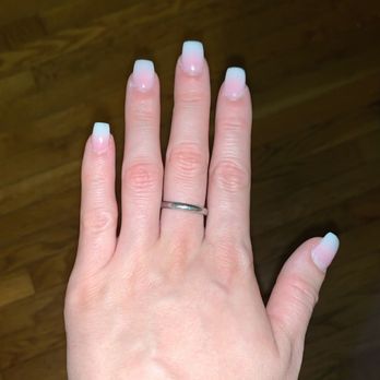 Lucky Nails - Nail Salons Near Me - Lee, Massachusetts
