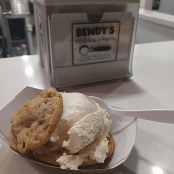 Bendy's Cookies & Cream - Food Trucks Near Me - Vestavia, Alabama