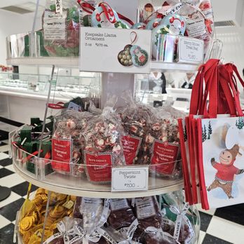 See's Candies - Chocolatiers & Shops Near Me - Austin, Texas See's Candies - Chocolatiers & Shops Near Me - Austin, Texas