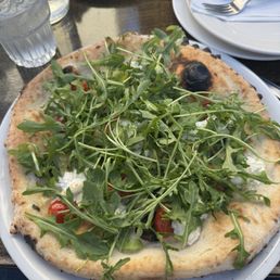 Burrata pizza, no meat, add arugula