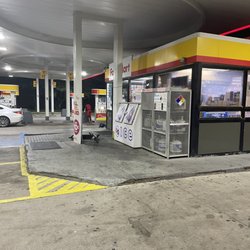 Shell - Why don't I get a virtual badge for being the first to post a photo on Yelp? Look at this fine photojournalism here!