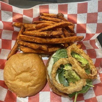 Fuddruckers - Avocado Spinach - Burgers Near Me - Albuquerque, New Mexico