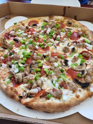 Jonuzi's Pizza by null