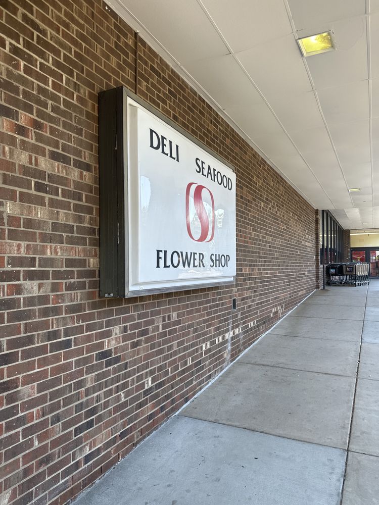 SAFEWAY Updated October 2024 93 Photos & 43 Reviews 10350 Willard