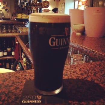 Wild Honey Inn - Nice pints at the Wild Honey Inn bar - Bed & Breakfast Near Me - Lisdoonvarna, CE