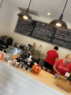 Tucker & Bevvy by null