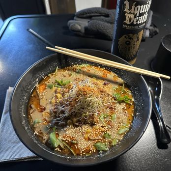 REDWHITE - Boston - Sushi Bars Near Me - Boston, Massachusetts