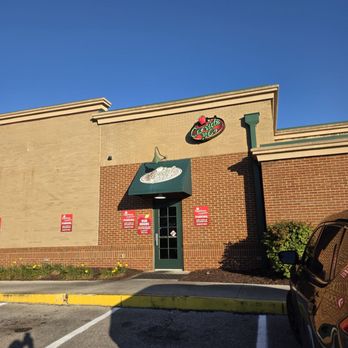 Applebee's Grill + Bar - The beautifully designed exterior of their building. - American Near Me - Roanoke, Virginia