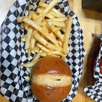 Fairplay - Cheese burger - Sports Bars Near Me - San Diego, California