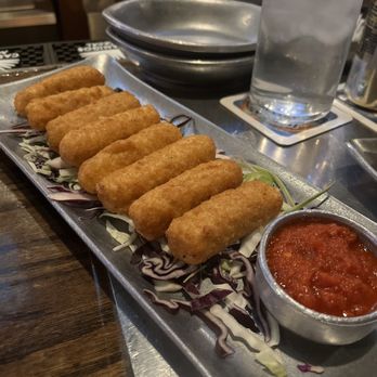 Platform 47 - Mozzarella sticks - Pubs Near Me - Chicago, Illinois