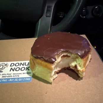 Donut Nook - Bavarian filled chocolate doughnut delicious - Donuts Near Me - Vancouver, Washington