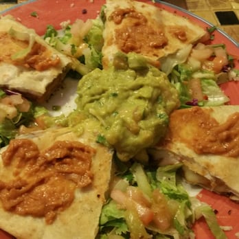Tijuana's Bar & Grill - Quesadilla vegetariana - Mexican Near Me - Guaynabo, Puerto Rico