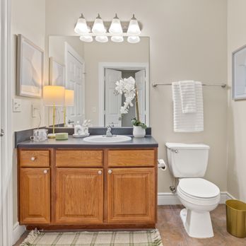 Crescent at River Ranch - Crescent at River Ranch Apartments for rent in Lafayette LA Bathroom - Apartments Near Me - Lafayette, Louisiana Crescent at River Ranch - Crescent at River Ranch Apartments for rent in Lafayette LA Bathroom - Apartments Near Me - Lafayette, Louisiana