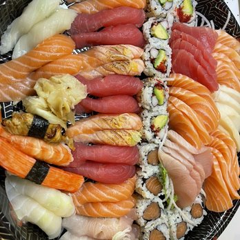 Hinote Sushi Restaurant - a plate of sushi - Japanese Near Me - Mississauga, Ontario