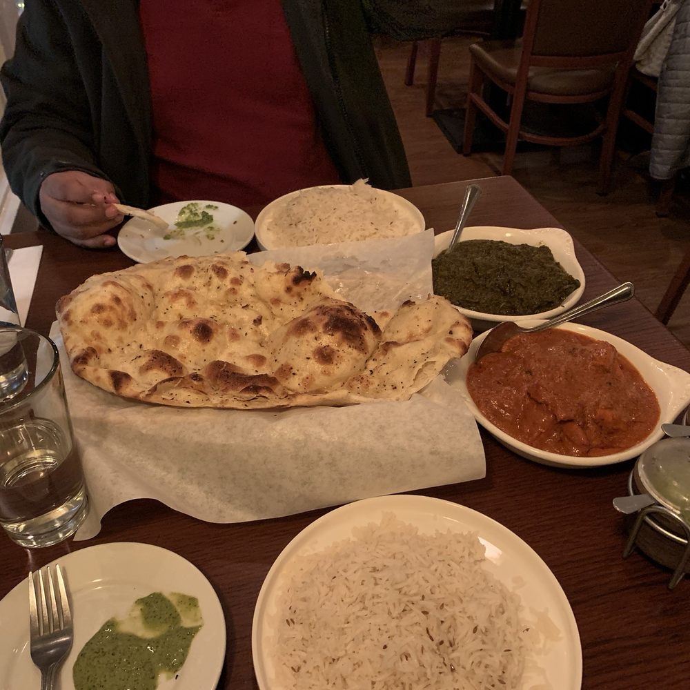 Cedars in University District - Butter Chicken, lamb Palak, Garlic Naan, and mint chutney :) - Indian Near Me - Seattle, Washington