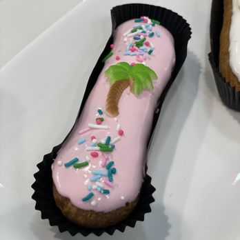 Eclair Affaire - Guava eclair - Desserts Near Me - Weston, Florida Eclair Affaire - Guava eclair - Desserts Near Me - Weston, Florida