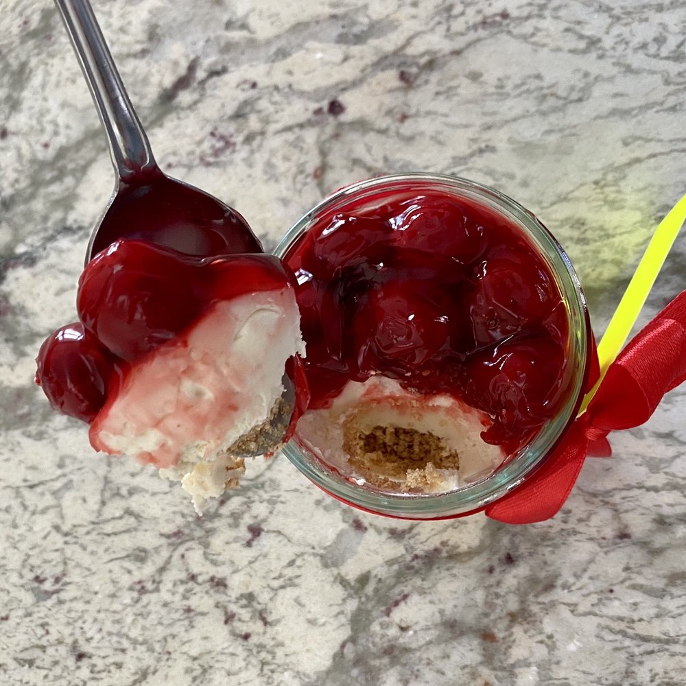 Cherry cheesecake in a jar Cherry cheesecake in a jar