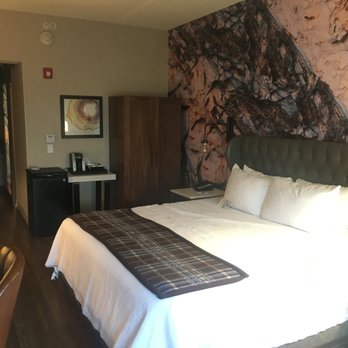 Hotel Indigo Naperville Riverwalk - Very spacious room - Hotels Near Me - Naperville, Illinois