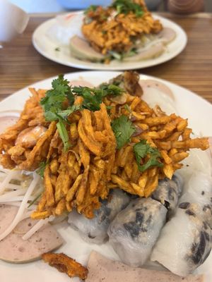 Bánh Cuốn Tây Hồ 2 by null