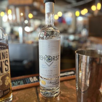 Great Lakes Distillery - Best gin ever - Distilleries Near Me - Milwaukee, Wisconsin
