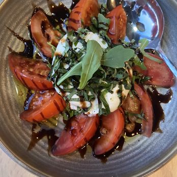 Social Inn - Burrata and tomato salad - Cocktail Bars Near Me - Glenview, Illinois