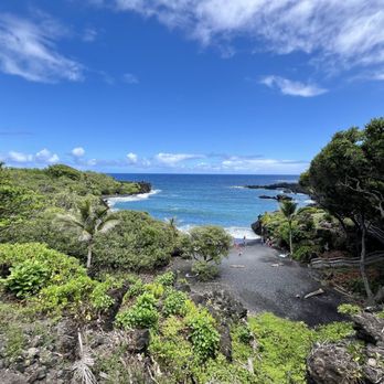 Road to Hana - Black sand beach - Tours Near Me - Kihei, Hawaii Road to Hana - Black sand beach - Tours Near Me - Kihei, Hawaii