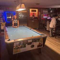 Circle Inn Tavern - Pool table