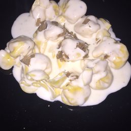 Fiocchi Ripieni "Pecorino e Pete" alla Crema do Robiola e Tattufo Fiocchi Ripieni "Pecorino e Pete" alla Crema do Robiola e Tattufo