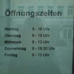 Hugendubel - Öffnungszeiten des Outlets nebenan; der Hauptladen hat auch samstags geöffnet