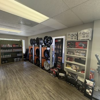 Destination 4x4s & More - Interior shot - Auto Parts & Supplies Near Me - DeLand, Florida Destination 4x4s & More - Interior shot - Auto Parts & Supplies Near Me - DeLand, Florida